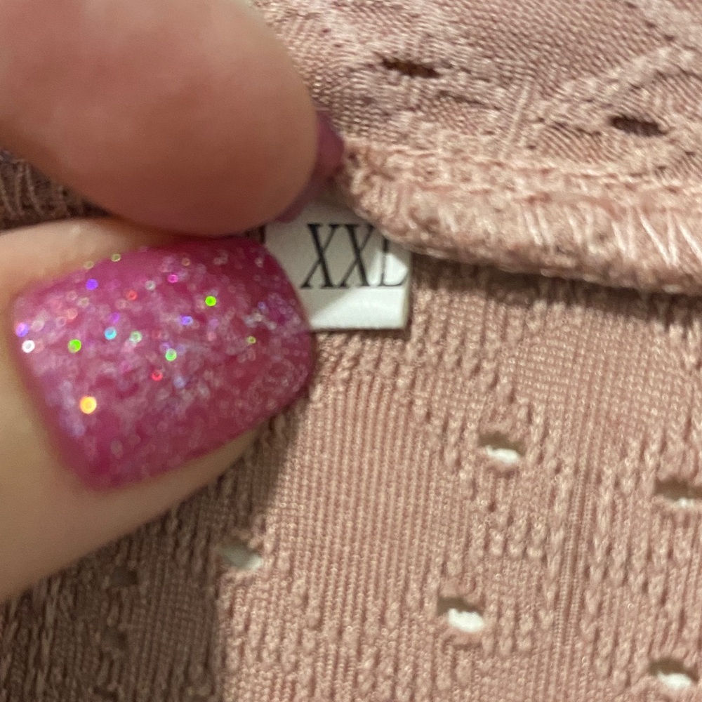 XXL Women's Top in Dusty Pink Eyelet Design - Picture 2 of 6